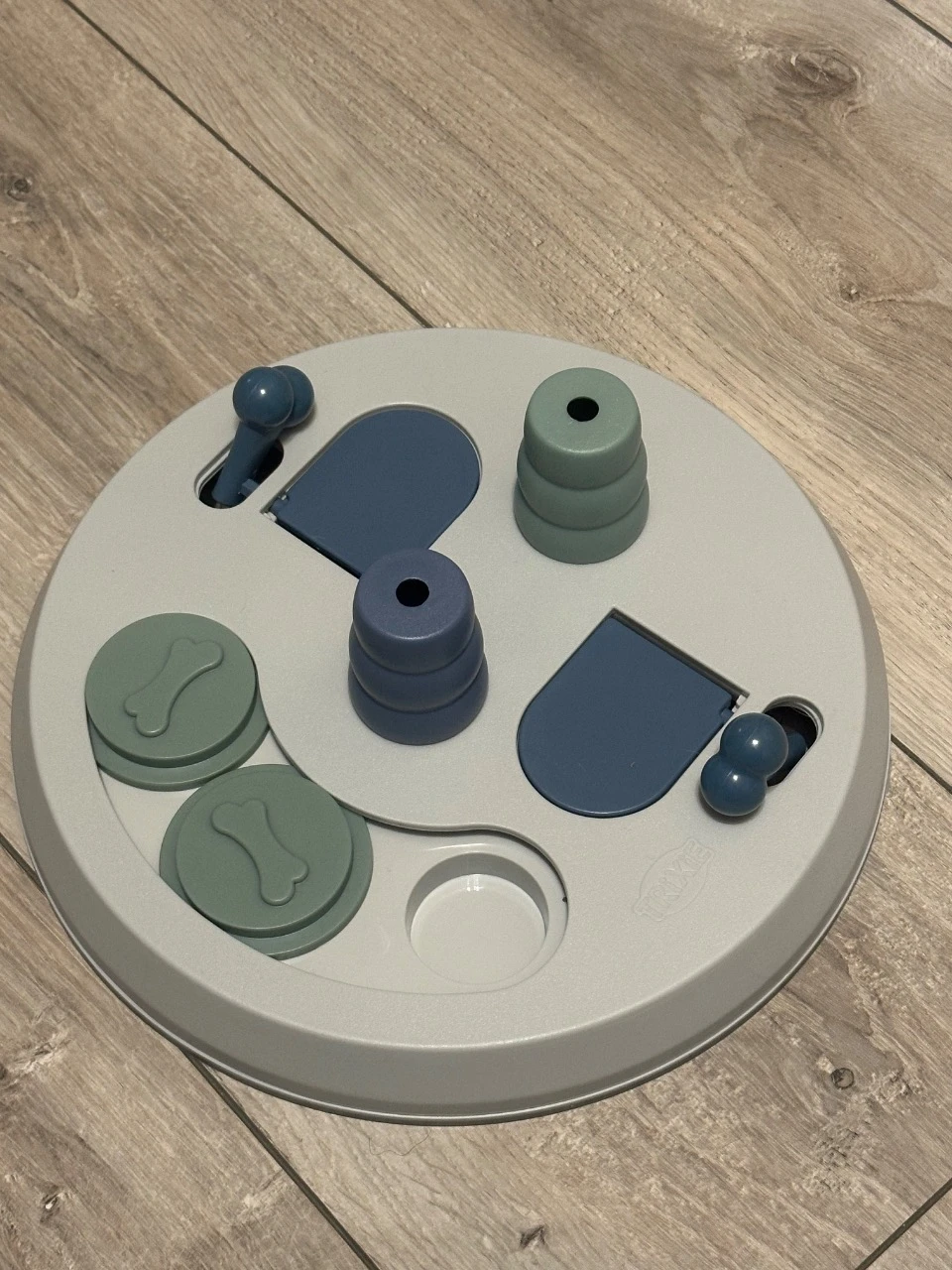Trixie Mini Flip Board – Juego de inteligencia/estrategia para perros Nivel 2 – photo 2